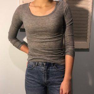 Women’s long sleeve shirt with ribbed material